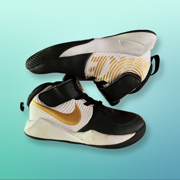 *SOLD* Nike BOYS' NIKE LITTLE KID TEAM HUSTLE D9 BASKETBALL SHOES - Picture 4 of 8